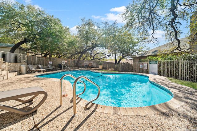 8415 Fredericksburg Rd Apt 907, San Antonio, TX 78229