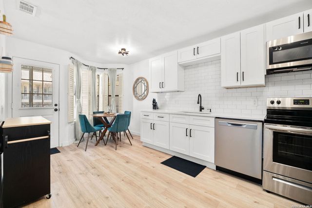 8415 Fredericksburg Rd Apt 907, San Antonio, TX 78229