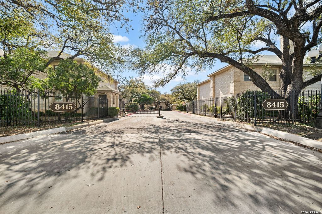 8415 Fredericksburg Rd Apt 907, San Antonio, TX 78229