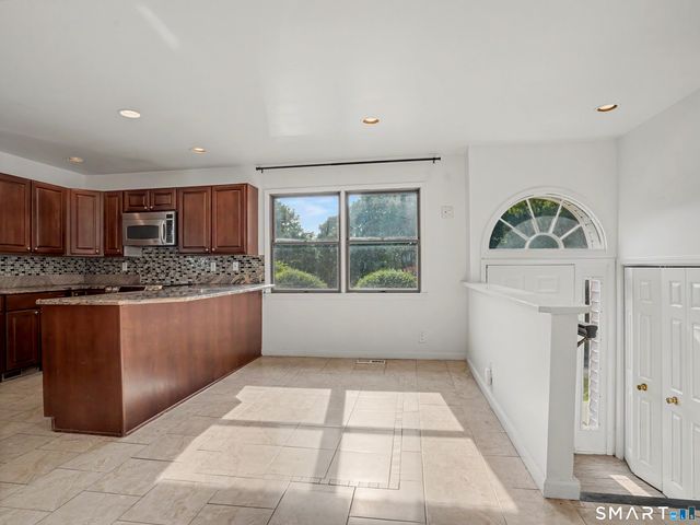 197 Sheephill Road C, Greenwich, CT 06878