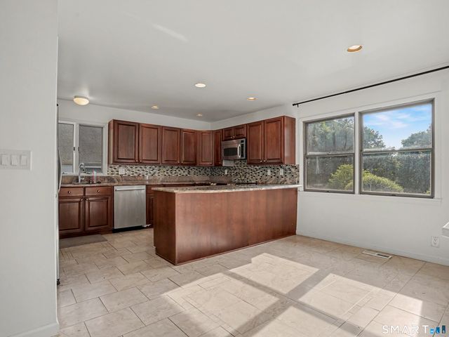 197 Sheephill Road C, Greenwich, CT 06878