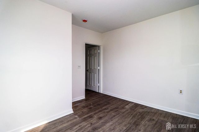 364 Market Street 3F, Perth Amboy, NJ 08861