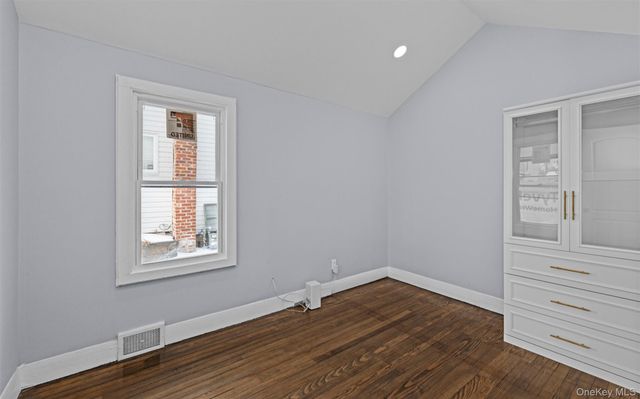 61 Eastview Road, Ronkonkoma, NY 11779