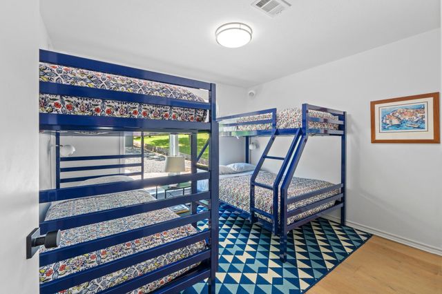 111 Inspiration DR, Sunrise Beach, TX 78643