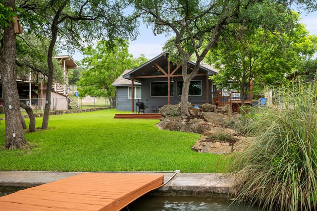 111 Inspiration DR, Sunrise Beach, TX 78643