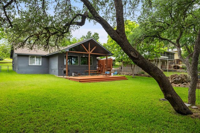 111 Inspiration DR, Sunrise Beach, TX 78643