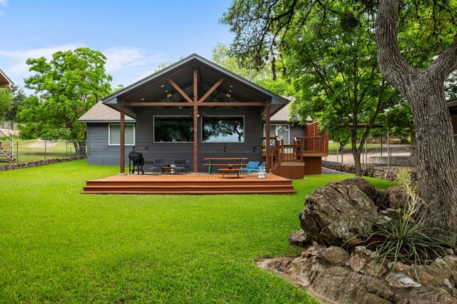 111 Inspiration DR, Sunrise Beach, TX 78643