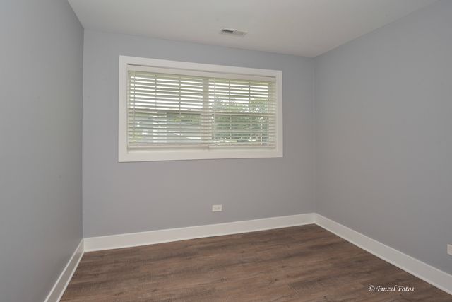 336 E Russell Street 2, Barrington, IL 60010