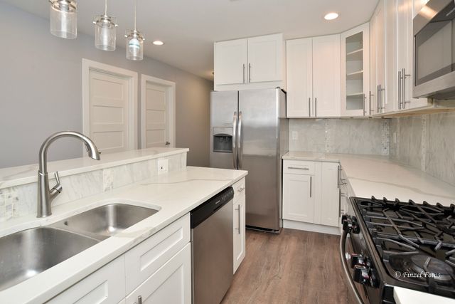 336 E Russell Street 2, Barrington, IL 60010