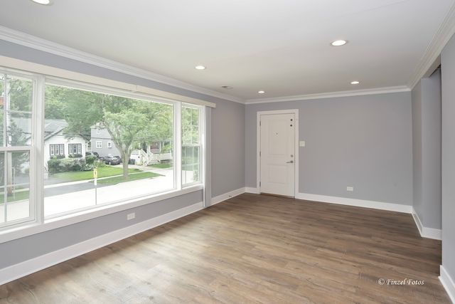 336 E Russell Street 2, Barrington, IL 60010
