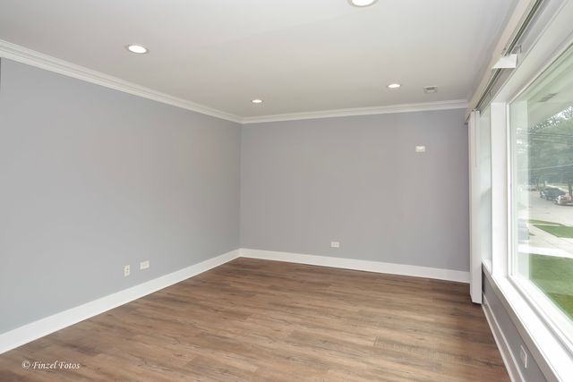 336 E Russell Street 2, Barrington, IL 60010