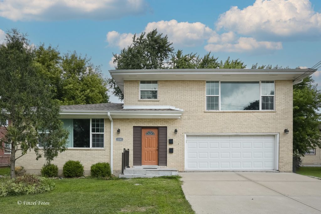 336 E Russell Street 2, Barrington, IL 60010