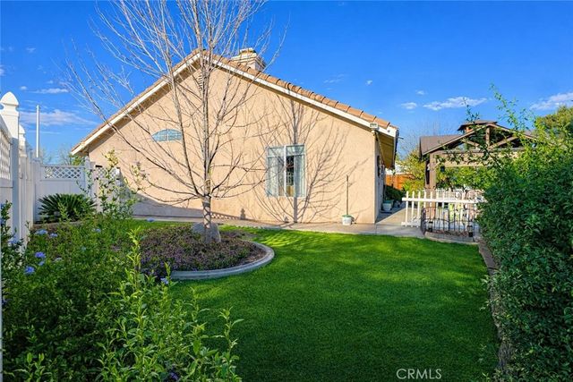 1063 Barnes Court, Calimesa, CA 92320