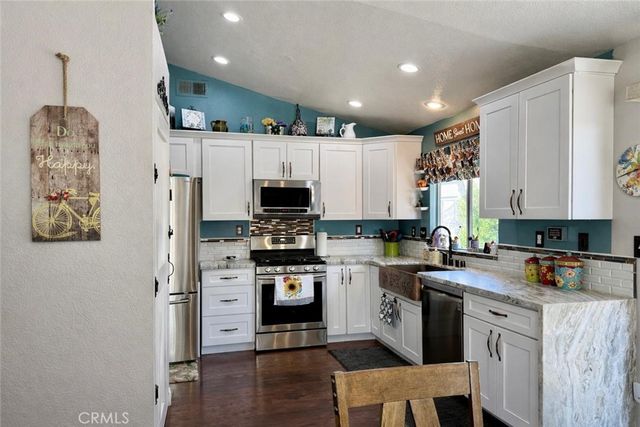 1063 Barnes Court, Calimesa, CA 92320