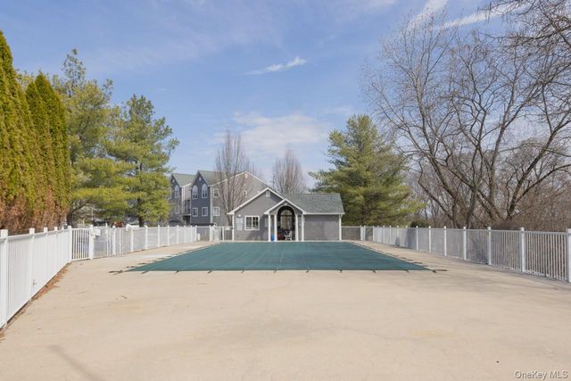 42 Eagle Ridge Way, Nanuet, NY 10954