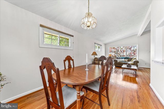 410 LYNDHURST DR, Broomall, PA 19008
