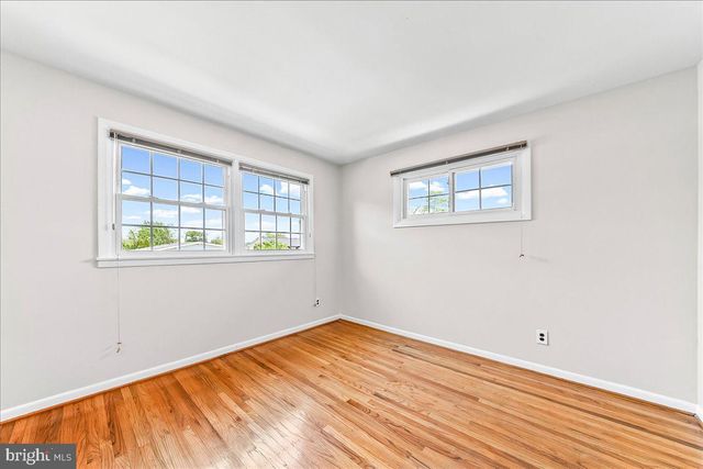 410 LYNDHURST DR, Broomall, PA 19008