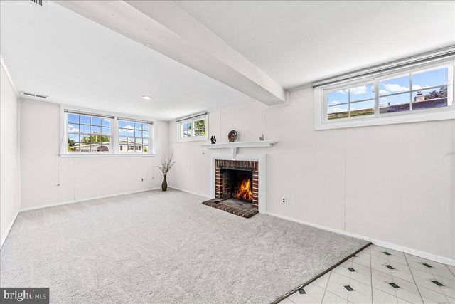 410 LYNDHURST DR, Broomall, PA 19008