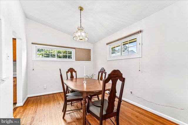 410 LYNDHURST DR, Broomall, PA 19008