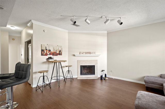 915 W 23rd ST 208, Austin, TX 78705