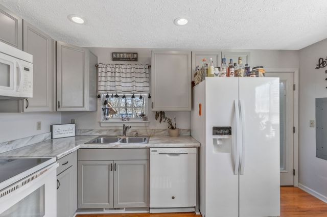 115 Sherron Dr, Dickson, TN 37055