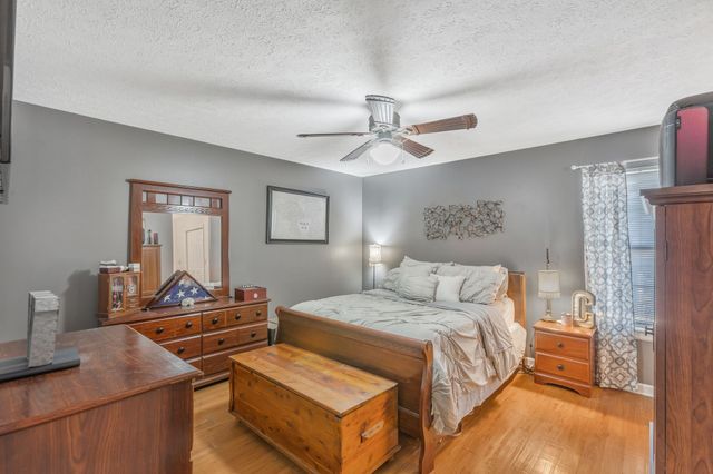 115 Sherron Dr, Dickson, TN 37055