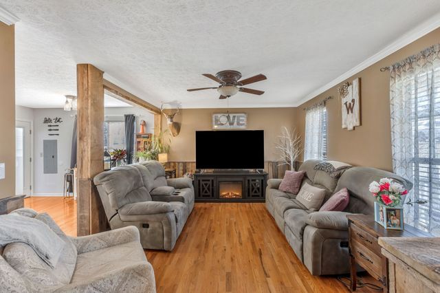 115 Sherron Dr, Dickson, TN 37055