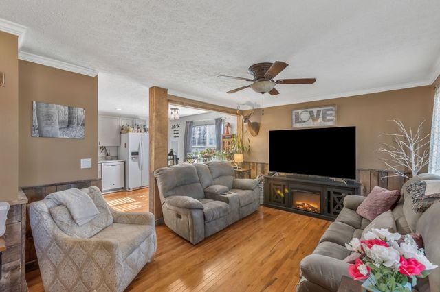 115 Sherron Dr, Dickson, TN 37055