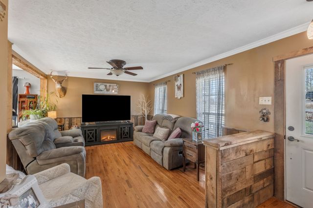 115 Sherron Dr, Dickson, TN 37055