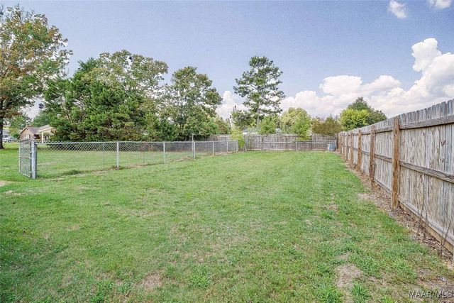 516 Seasons Court, Prattville, AL 36066