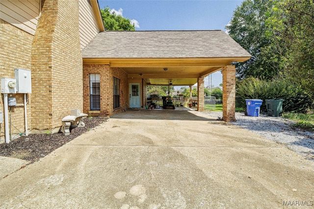 516 Seasons Court, Prattville, AL 36066