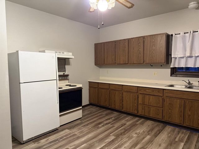 1421 E MIDWAY ROAD, Appleton, WI 54915