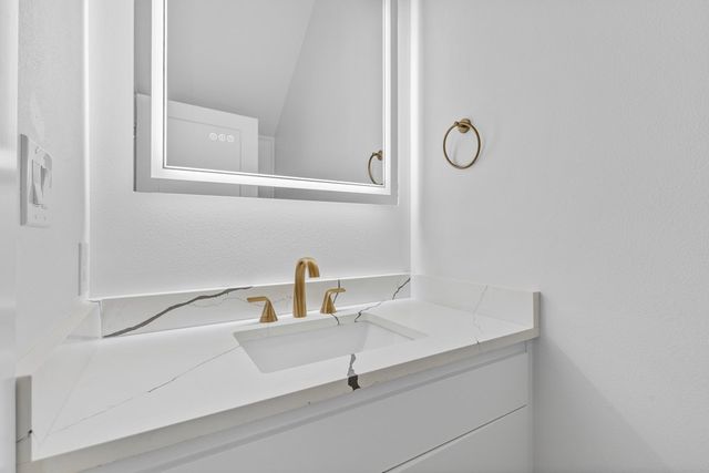 2607 Hoya Dr, Midland, TX 79707