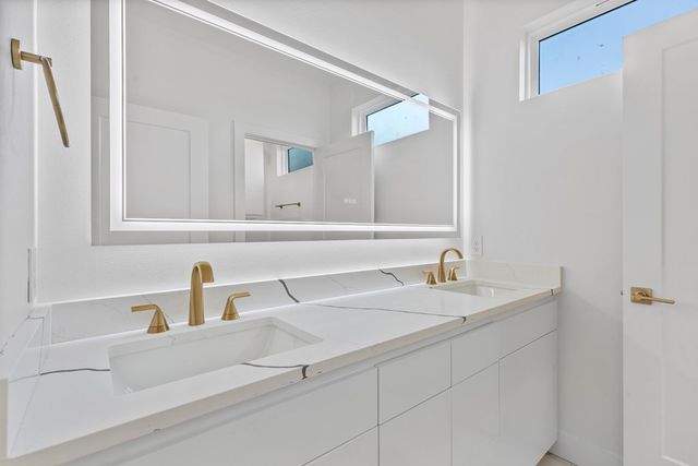 2607 Hoya Dr, Midland, TX 79707