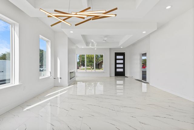 2607 Hoya Dr, Midland, TX 79707