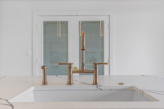 2607 Hoya Dr, Midland, TX 79707