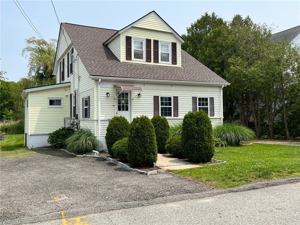 72 Sayles Avenue, Warwick, RI 02889