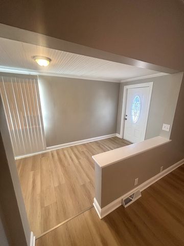 756 Walnut Street, Elgin, IL 60123