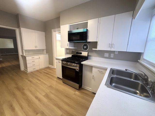 756 Walnut Street, Elgin, IL 60123