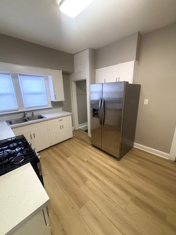 756 Walnut Street, Elgin, IL 60123