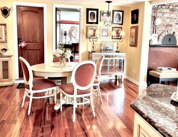 4030 Beach Drive SW, Seattle, WA 98116