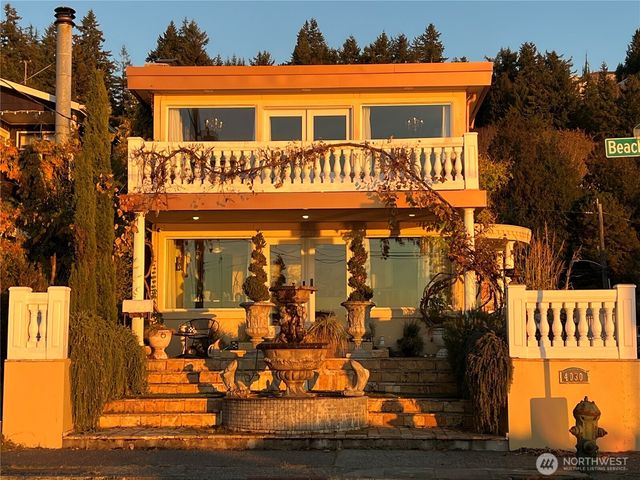 4030 Beach Drive SW, Seattle, WA 98116
