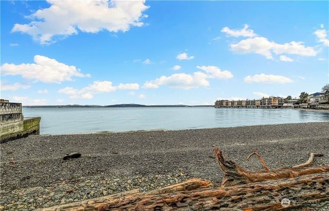 4030 Beach Drive SW, Seattle, WA 98116