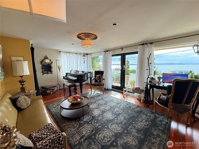 4030 Beach Drive SW, Seattle, WA 98116