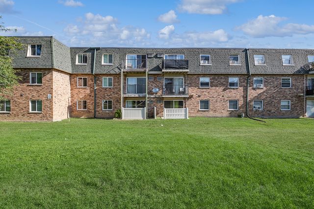 9954 S 84th Terrace 109, Palos Hills, IL 60465