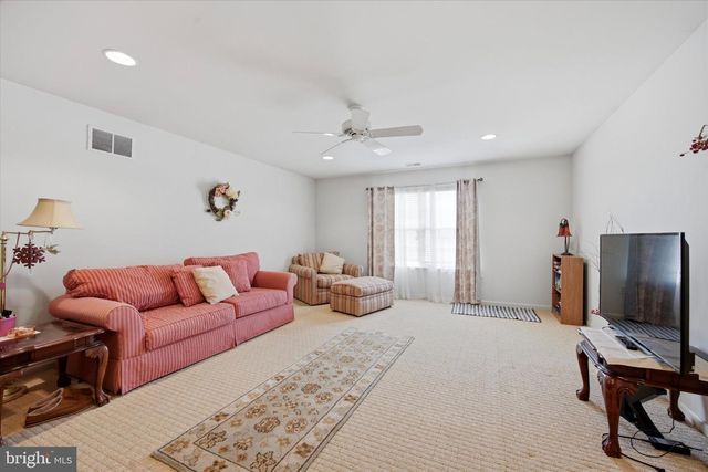 158 GLENMOOR CIR N, Easton, PA 18045