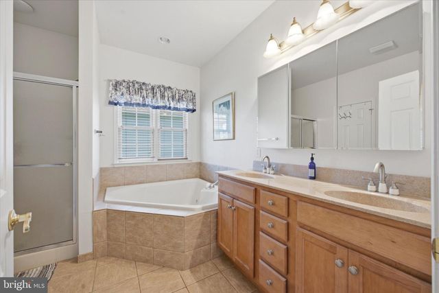 158 GLENMOOR CIR N, Easton, PA 18045