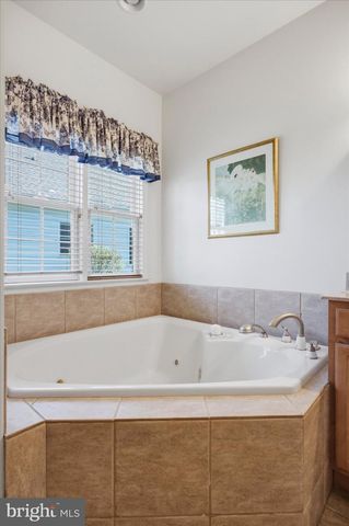 158 GLENMOOR CIR N, Easton, PA 18045