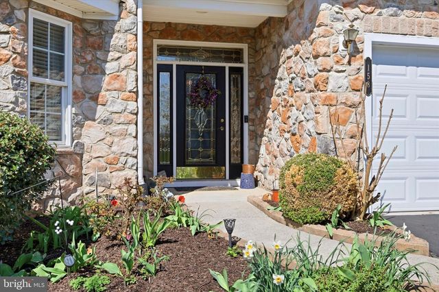 158 GLENMOOR CIR N, Easton, PA 18045