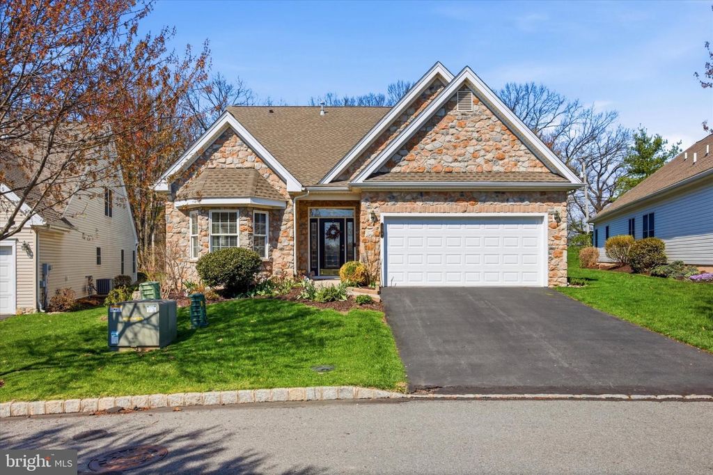 158 GLENMOOR CIR N, Easton, PA 18045